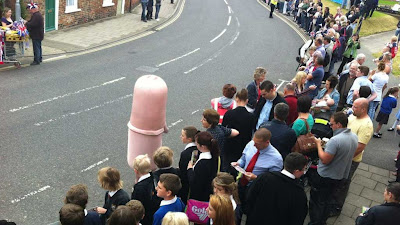 The Mayor sure stands out in the crowd. Mayor sausage 2